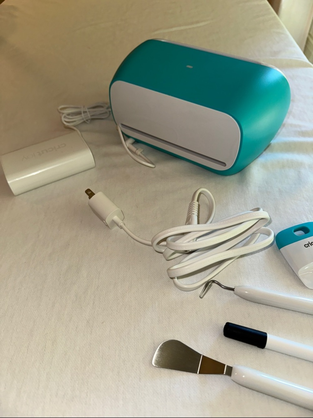 Cricut Joy mini with tools and Smart Vinyl - Picture 4 of 4
